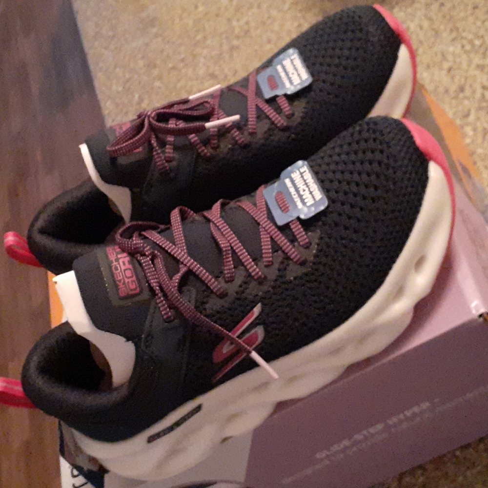 Skechers go ru. Glide step swirl